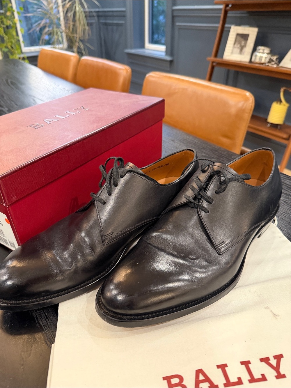 Bally Black Leather Derby Shoes — Classic Lace-Up Mens Oxfords
